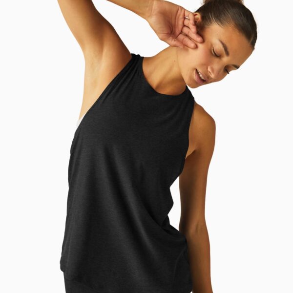Beyond Yoga Women's Featherweight Captivate Cutout Vest Top - M - Black, Black,Dark Navy