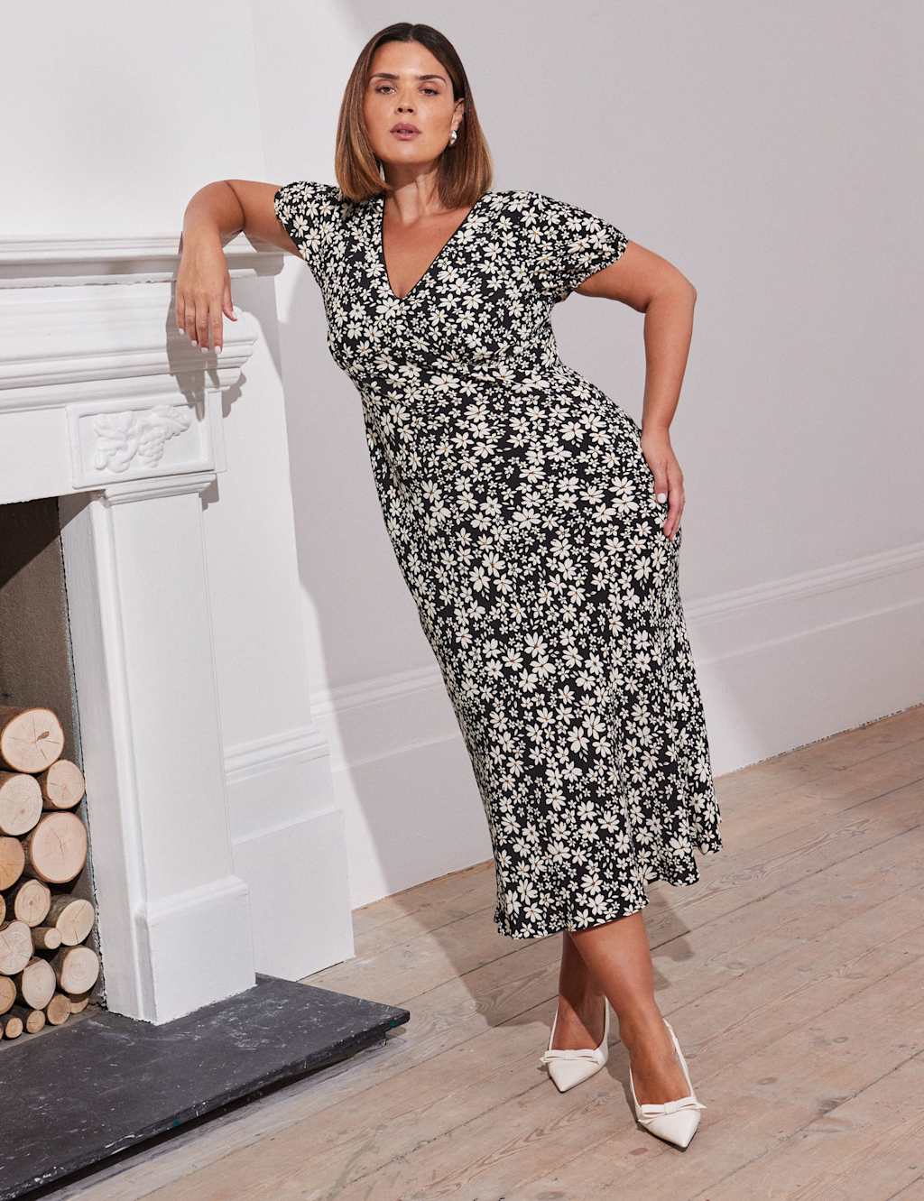 Live Unlimited London Women's Floral V-Neck Midi Tea Dress - 20REG - Black Mix, Black Mix