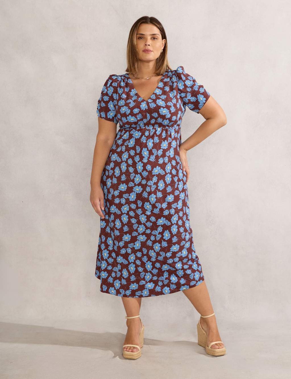 Live Unlimited London Women's Floral V-Neck Shirred Midi Tea Dress - 18 - Brown Mix, Brown Mix