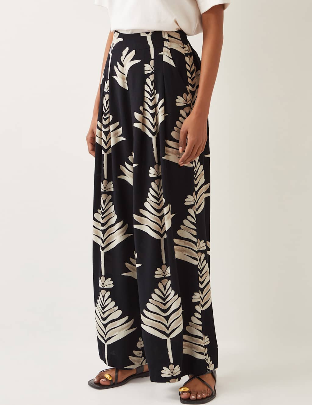 Monsoon Women's Leaf Print Wide Leg Trousers with Linen - Black Mix, Black Mix