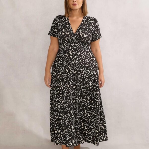Live Unlimited London Women's Leaf Print V-Neck Maxi Wrap Dress - 22REG - Black Mix, Black Mix