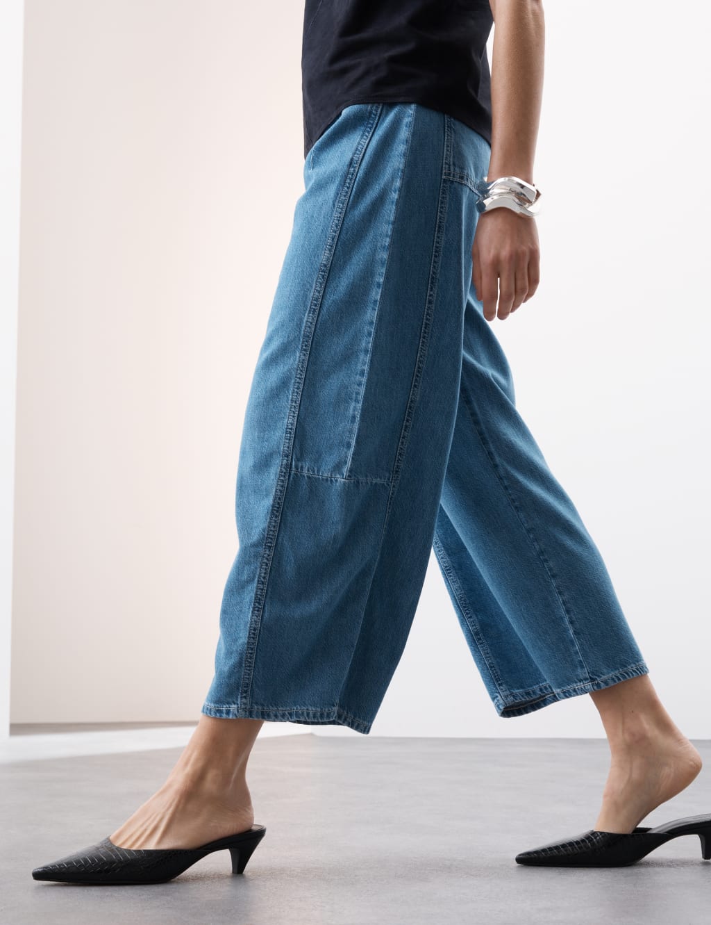 Autograph Women's Lyocell™ Blend High Waisted Pleat Front Barrel Jeans - 14 - Medium Indigo, Medium Indigo