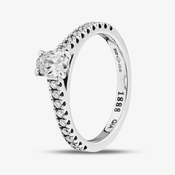 1888 Collection Platinum Certificated 0.60ct Oval Cut Diamond Shoulder Set Ring RI-2250(6X4)(.60CT PLUS)