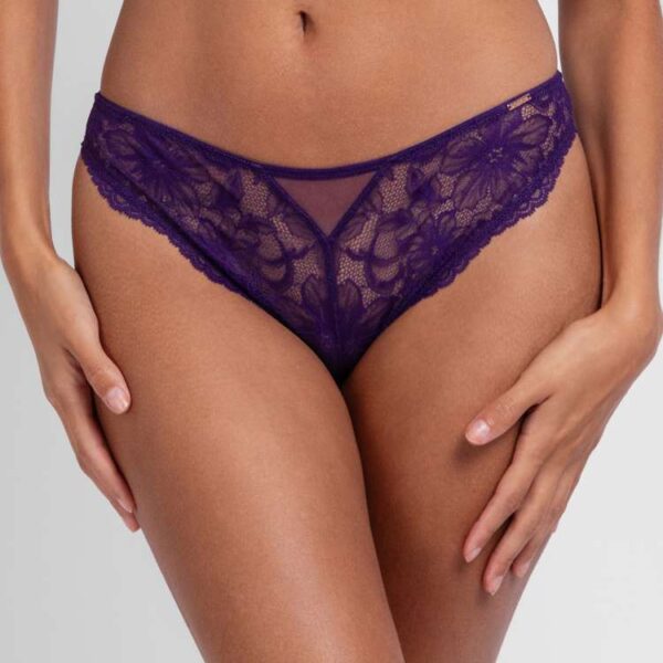 AMAR BRAZILIAN