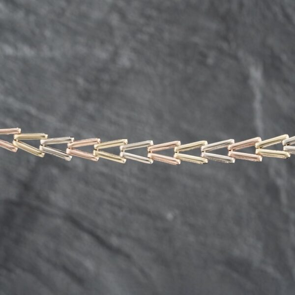 Pre-Owned 9ct Three Colour Gold Fancy 'V' Pattern Link 16 Inch Collarette Chain 41041438