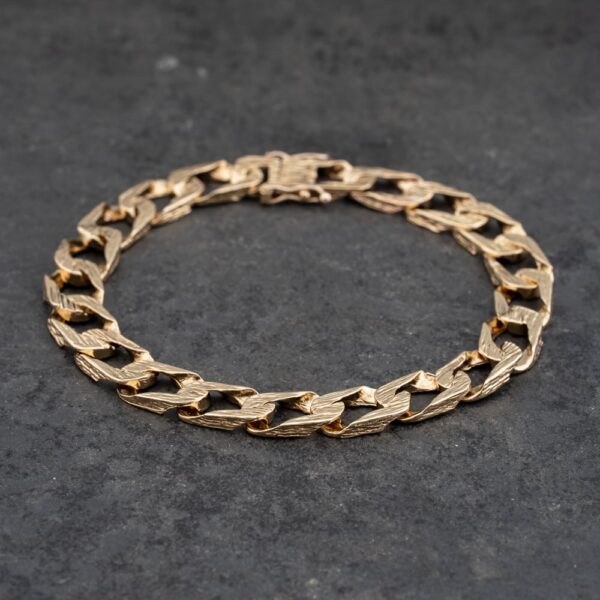 Pre-Owned 9ct Yellow Gold Bark Effect Finish 8 Inch Curb Chain Bracelet 41081282