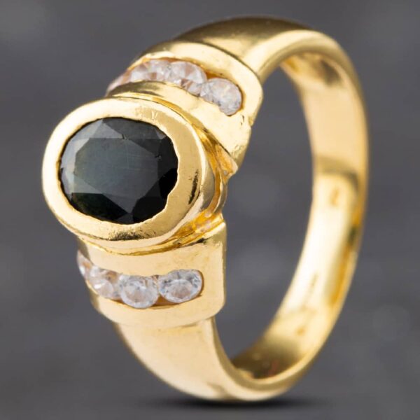 Pre-Owned 18ct Yellow Gold Oval Cut Sapphire & Cubic Zirconia Dress Ring 41102029