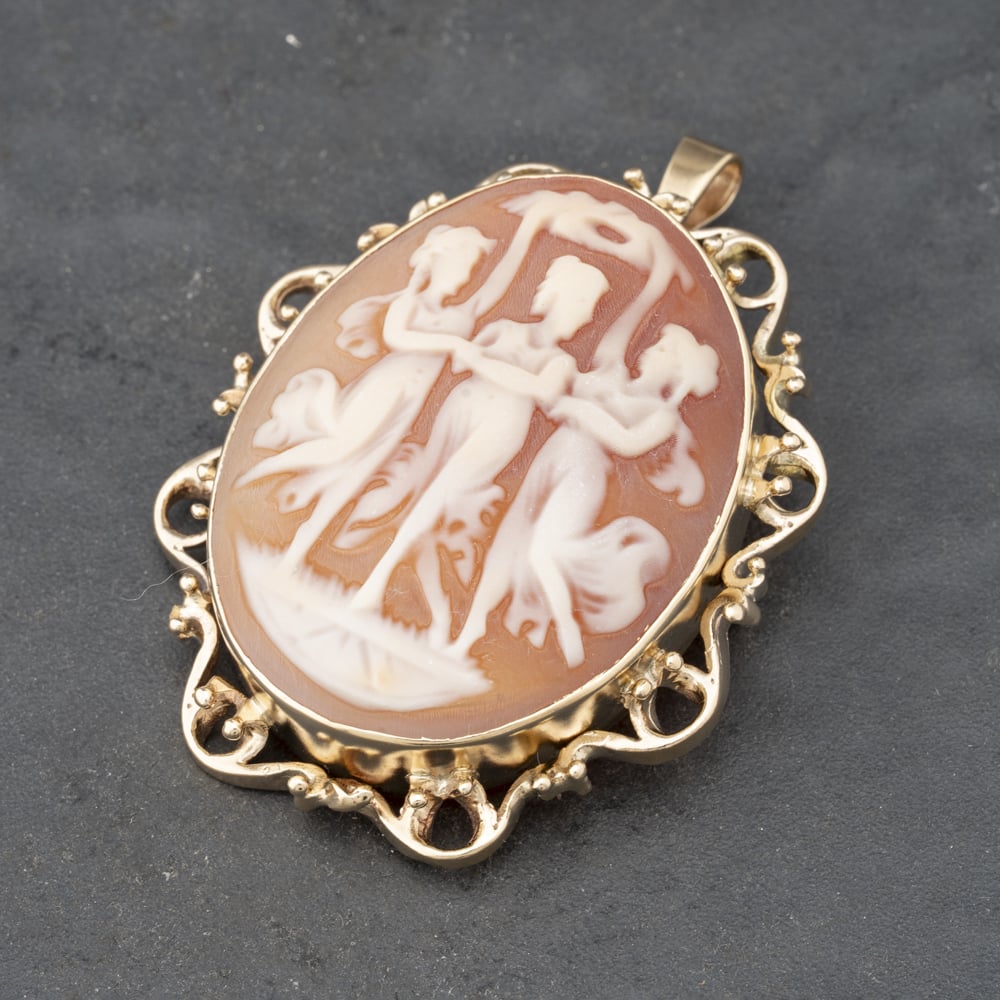 Pre-Owned 9ct Yellow Gold Cameo Oval Three Graces Brooch 41131106
