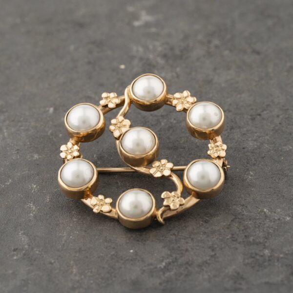 Pre-Owned 9ct Yellow Gold Cultured Pearl Wreath Brooch 41131171