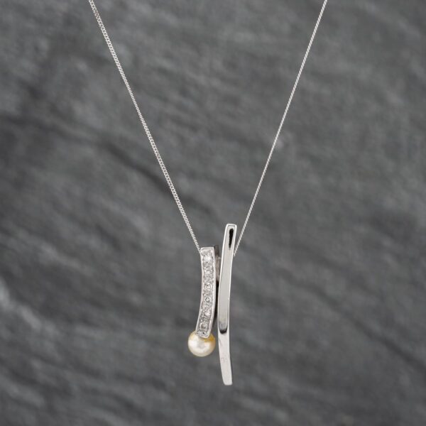 Pre-Owned 18ct White Gold Diamond & Pearl Crossover Gemstone Loose Pendant 41141982