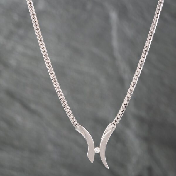 Pre-Owned 9ct White Gold Brilliant Cut Diamond Tension Set Matt And Polished 16 Inch Collarette Curb Chain 41161708