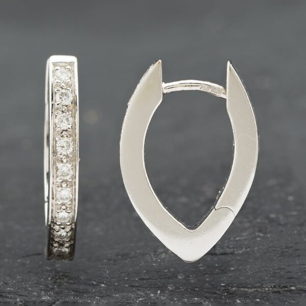 Pre-Owned 18ct White Gold 19mm Diamond Leverback Earrings 41172293