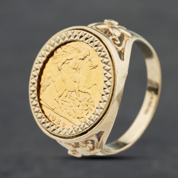 Pre-Owned 9ct Yellow Gold 1982 Queen Elizabeth II Half Sovereign Coin Ring 41201260BND