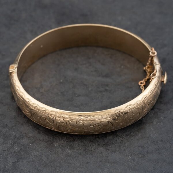 Pre-Owned Vintage 9ct Yellow Gold Hinged Engraved Bangle 41211379