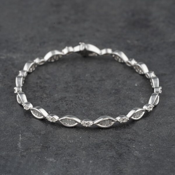 Pre-Owned 18ct White Gold 1.53ct Diamond Baguette & Brilliant Cut 7 Inch Tennis Bracelet 41281437