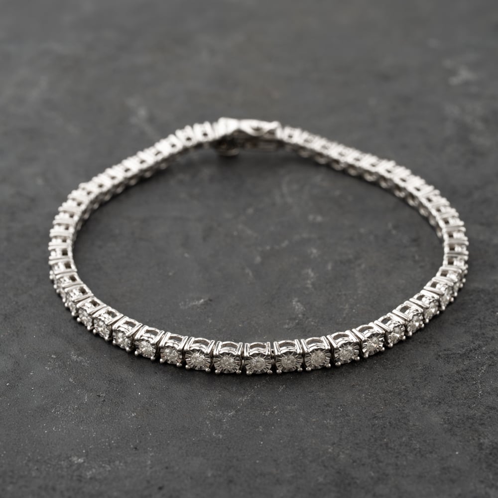 Pre-Owned 9ct White Gold 1.40ct Brilliant Cut Diamond Graduated 7.5 Inch Tennis Bracelet 41281756