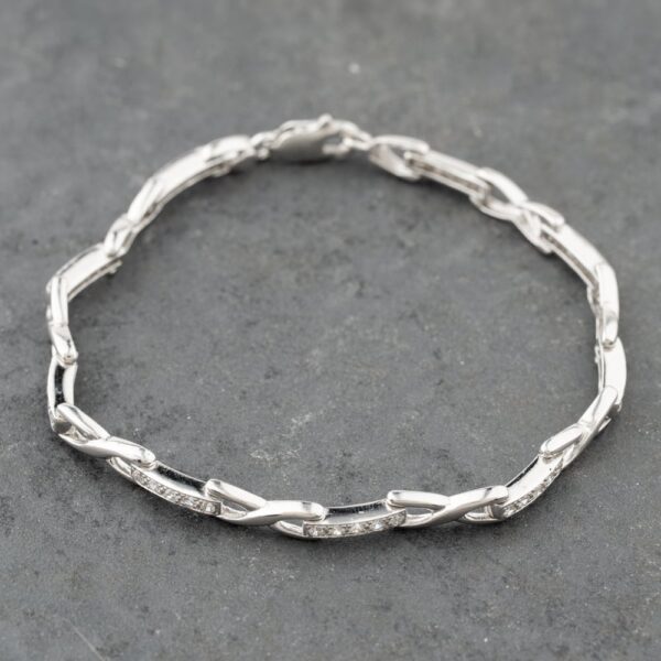 Pre-Owned 9ct White Gold Cubic Zirconia Cross Link 7 Inch Bracelet 41281784