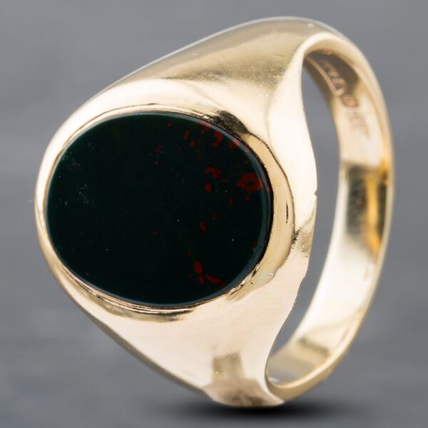 Pre-Owned 9ct Yellow Gold Bloodstone Large Oval Signet Ring 41341581