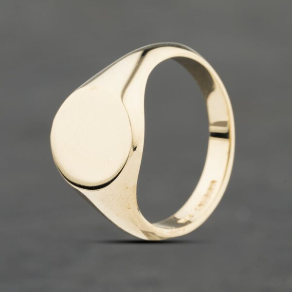 Pre-Owned 9ct Yellow Gold Oval Plain Signet Ring 41342001