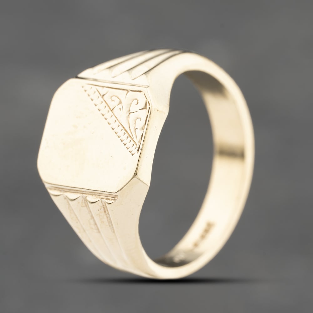 Pre-Owned 9ct Yellow Gold Square Part Engraved Signet Ring 41342168