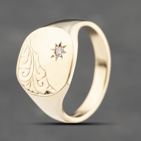 Pre-Owned 9ct Yellow Gold Diamond Part Engraved Cushion Signet Ring 41342169