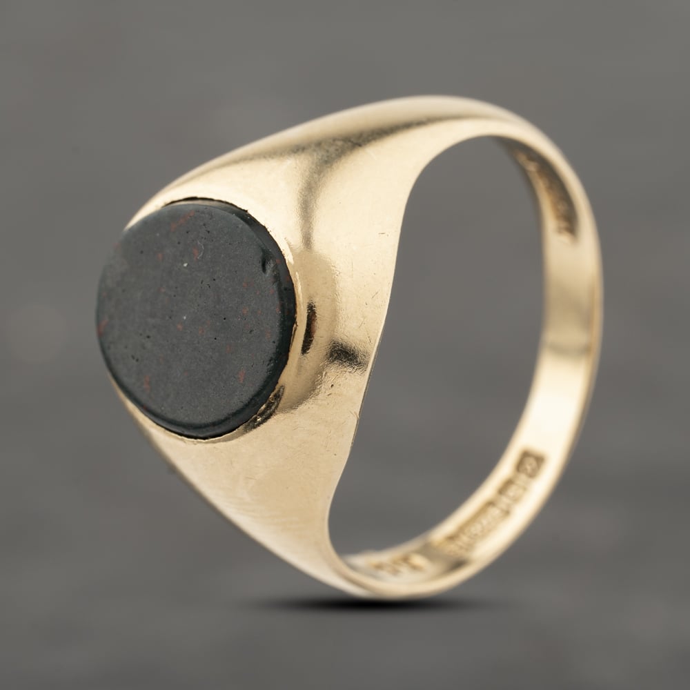 Pre-Owned 9ct Yellow Gold Bloodstone Oval Signet Ring 41342261