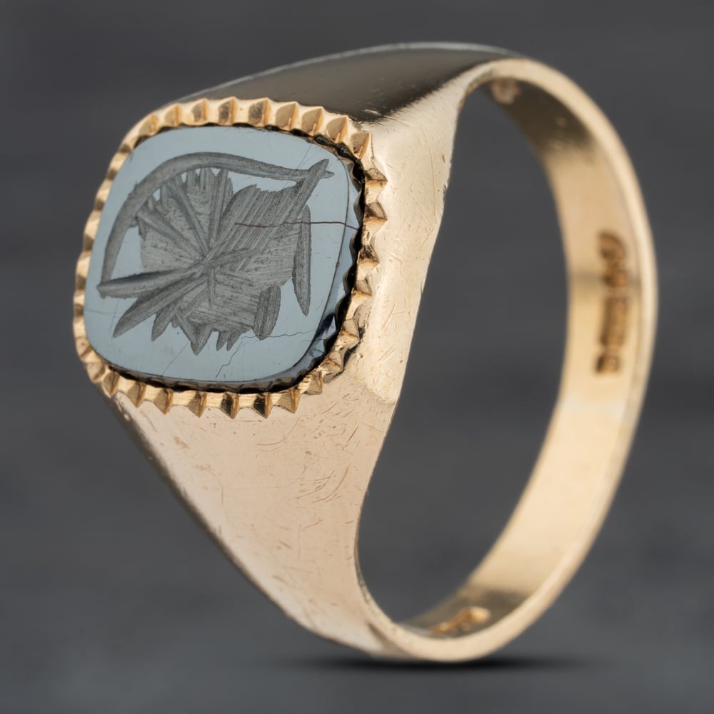 Pre-Owned 9ct Yellow Gold Hematite Signet Ring 41342288
