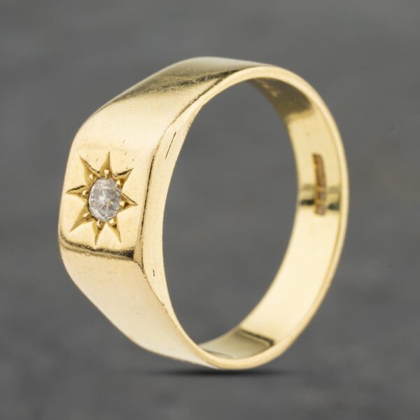 Pre-Owned 18ct Yellow Gold 0.15ct Diamond Set Signet Ring 41342332