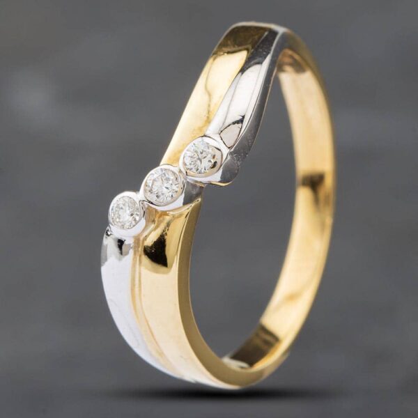 Pre-Owned 18ct Two Colour Gold Brilliant Cut Diamond Three Stone Crossover Ring 41481316