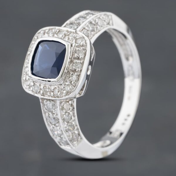 Pre-Owned 18ct White Gold Sapphire & Diamond Cluster Ring 41481604