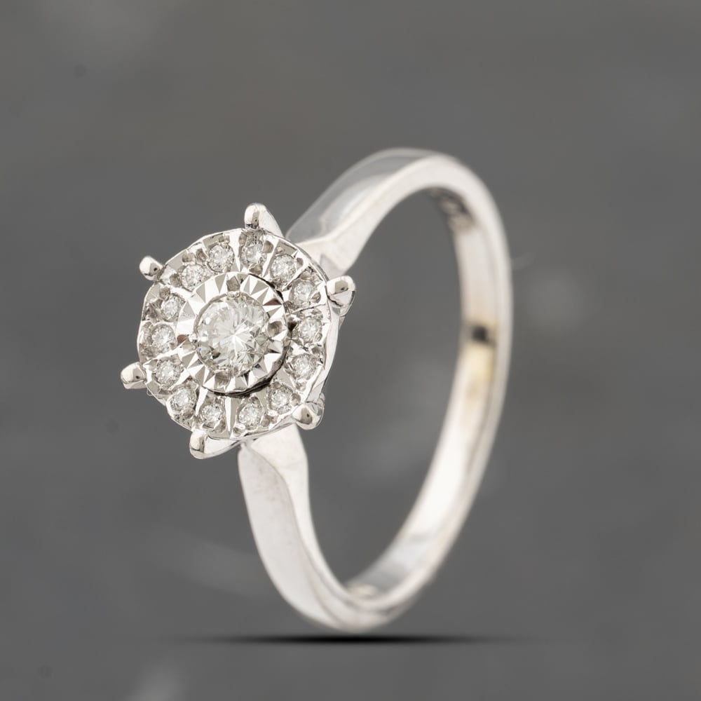 Pre-Owned 18ct White Gold Brilliant Cut Diamond Cluster Ring 41481741