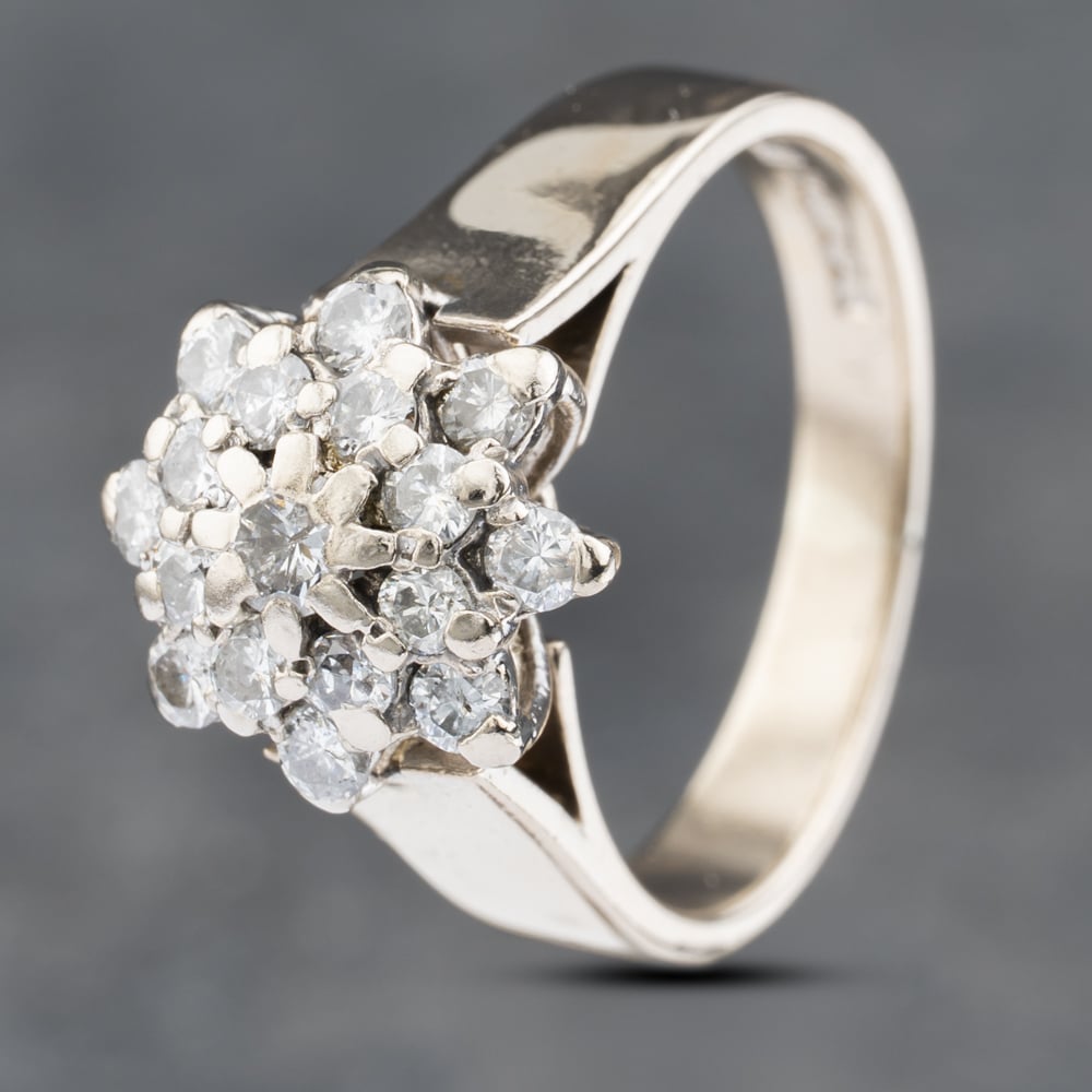 Pre-Owned 18ct White Gold Brilliant Cut Diamond Flower Cluster Ring 41481785