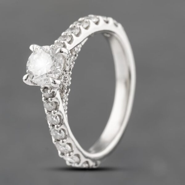 Pre-Owned Platinum Certificated 1.00ct Brilliant Cut Diamond Shoulder Set Solitaire Ring 41482273