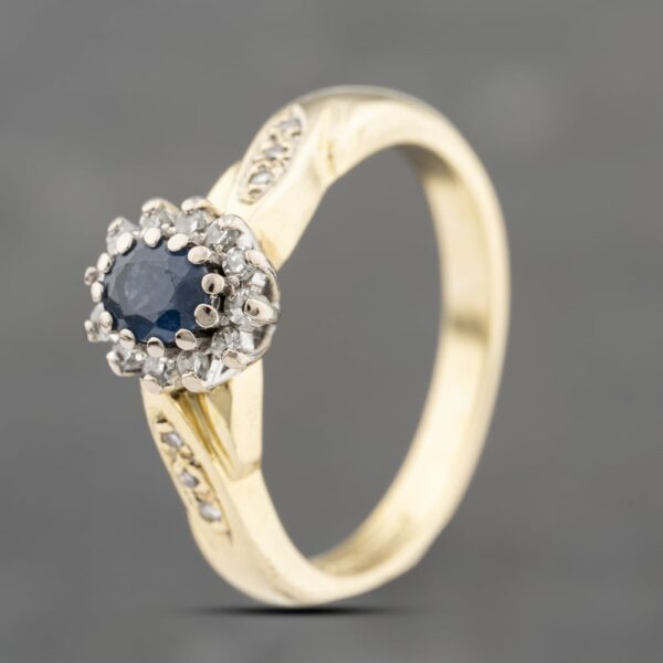 Pre-Owned 18ct Yellow Gold Sapphire & Diamond With Diamond Shoulders Cluster Ring 41482327