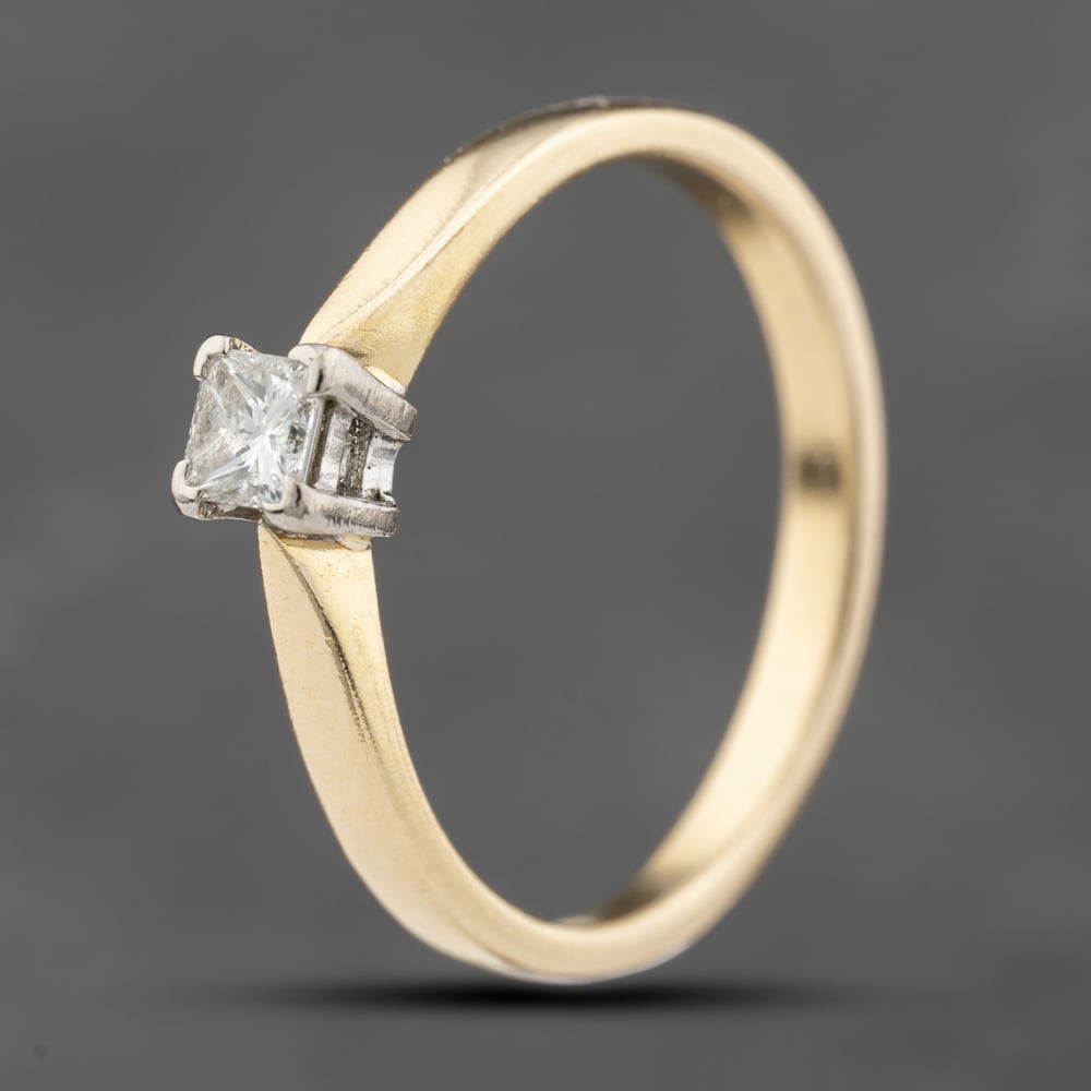 Pre-Owned 18ct Yellow Gold 0.15ct Princess Cut Diamond Solitaire Ring 41482388