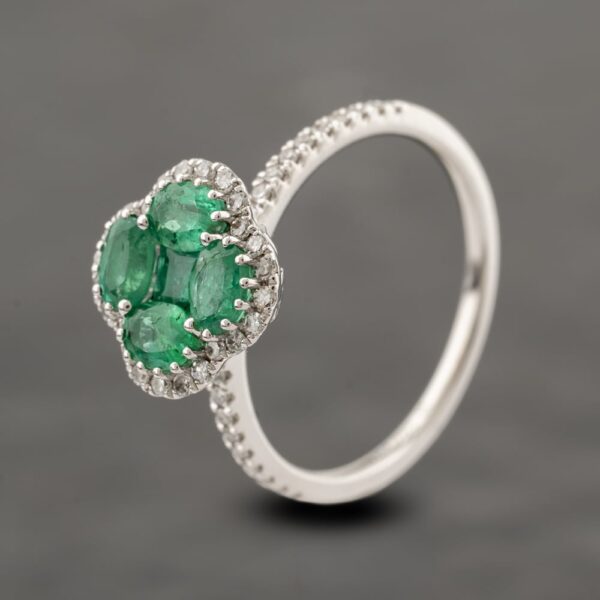 Pre-Owned 18ct White Gold Emerald & Diamond Clover Cluster Ring 41482457