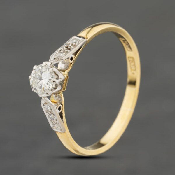 Pre-Owned Vintage Yellow Gold 0.25ct Brilliant Cut Diamond Diamond Set Shoulders Solitaire Ring 41482469