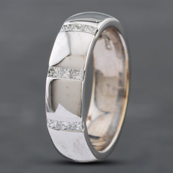 Pre-Owned 18ct White Gold Princess Cut Diamond Set D Shape 5mm Wedding Ring 41871320