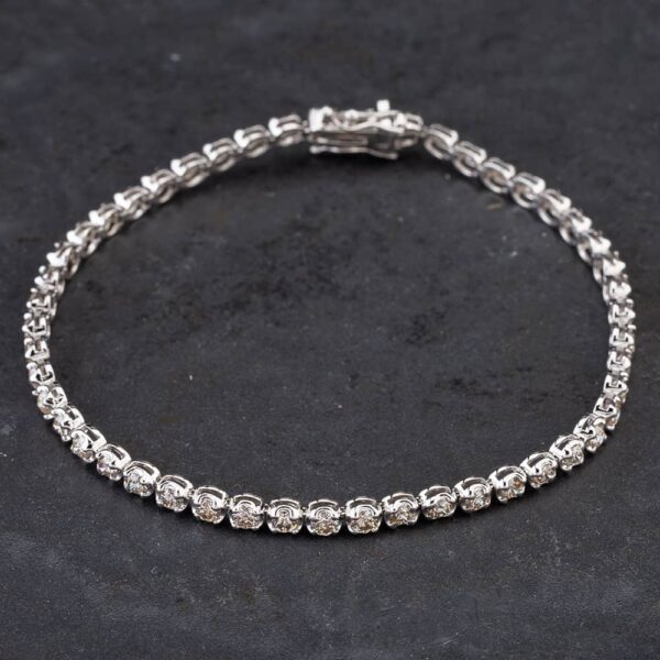 Pre-Owned 18ct White Gold 3.00ct Diamond 7 Inch Stone Set Bracelet 4307018
