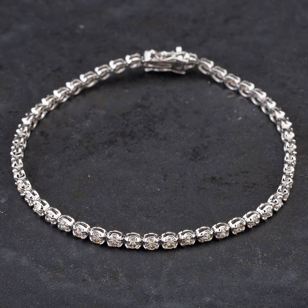 Pre-Owned 18ct White Gold 3.00ct Diamond 7 Inch Stone Set Bracelet 4307018