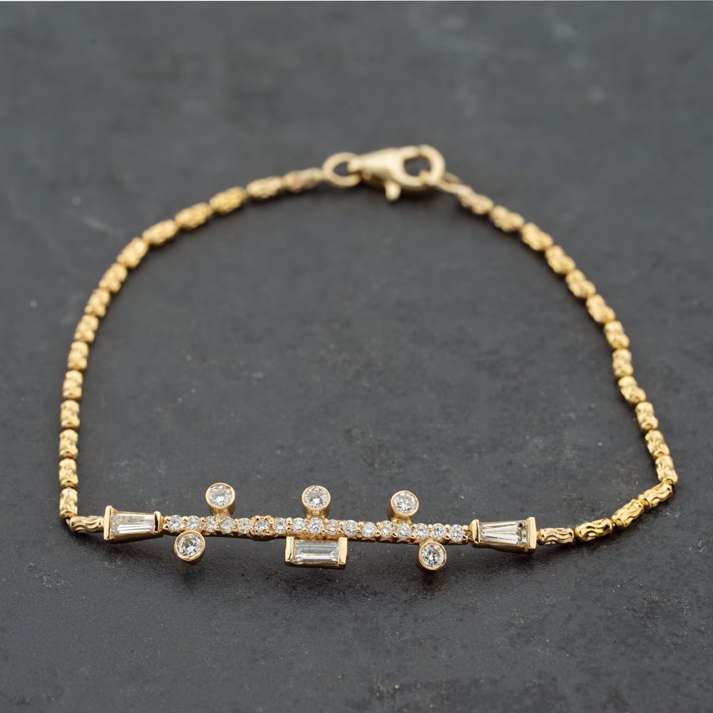 Pre-Owned 14ct Yellow Gold 0.62ct Diamond Baguette & Brilliant Cut 7 Inch Bracelet 43071013