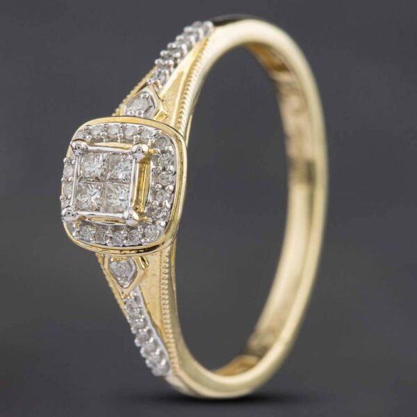 Pre-Owned 9ct Yellow Gold 0.20ct Diamond Cluster Ring 431201237