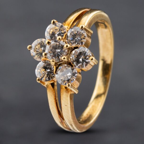 Pre-Owned 18ct Yellow Gold 1.04ct Brilliant Cut Diamond Seven Stone Cluster Ring 43121191