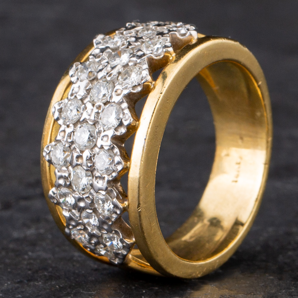 Pre-Owned 18ct Yellow Gold 0.75ct Brilliant Cut Diamond 3 Row Graduated Band Fancy Ring 4312184