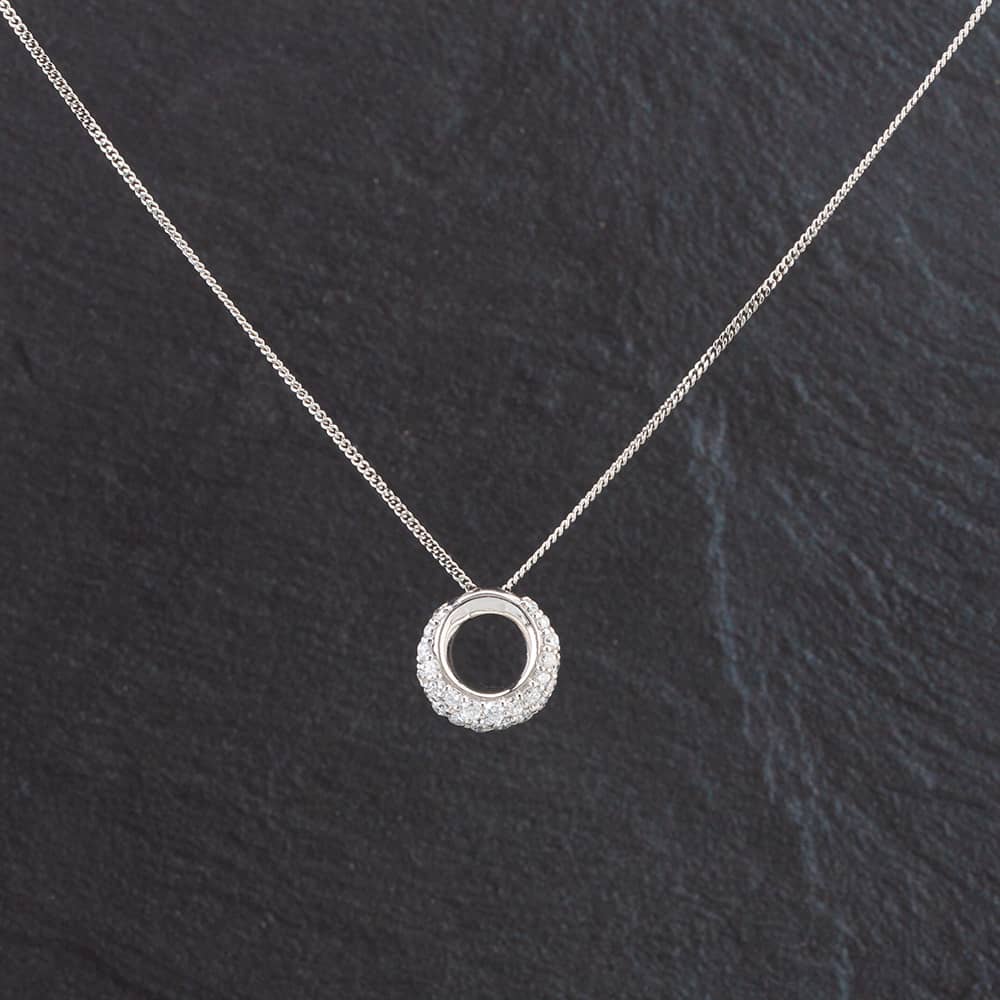 Pre-Owned Platinum Graduated Round Diamond Pendant 4314003