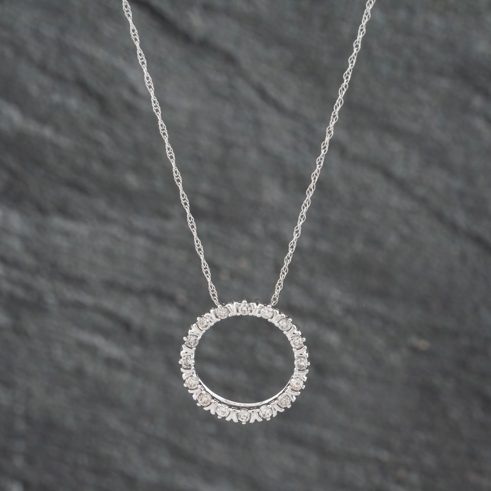Pre-Owned 9ct White Gold 0.25ct Diamond Open Circle Pendant & 18 Inch Prince Of Wales Chain 43141198