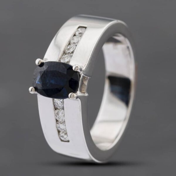 Pre-Owned 14ct White Gold Oval Cut Sapphire & Brilliant Cut Diamond Band Ring 43361093