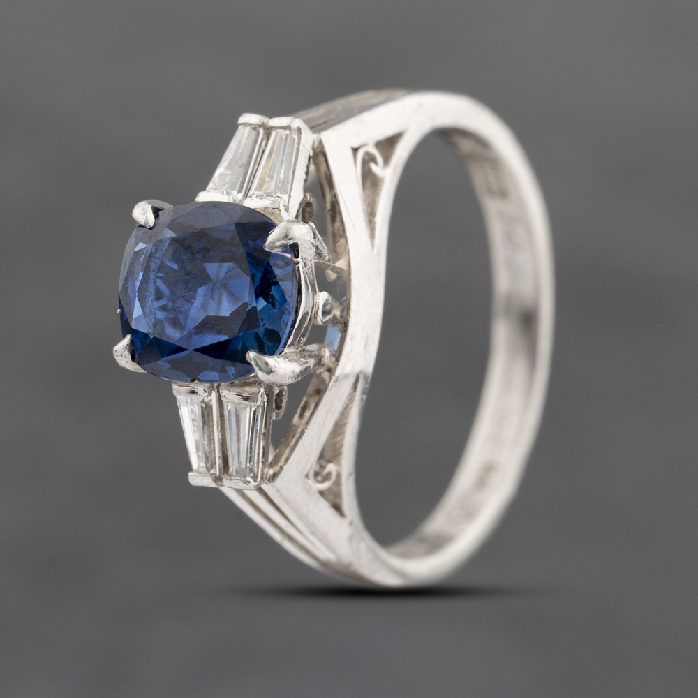 Pre-Owned Platinum Sapphire & 0.22ct Baguette Cut Diamond Oval Dress Ring 43361160