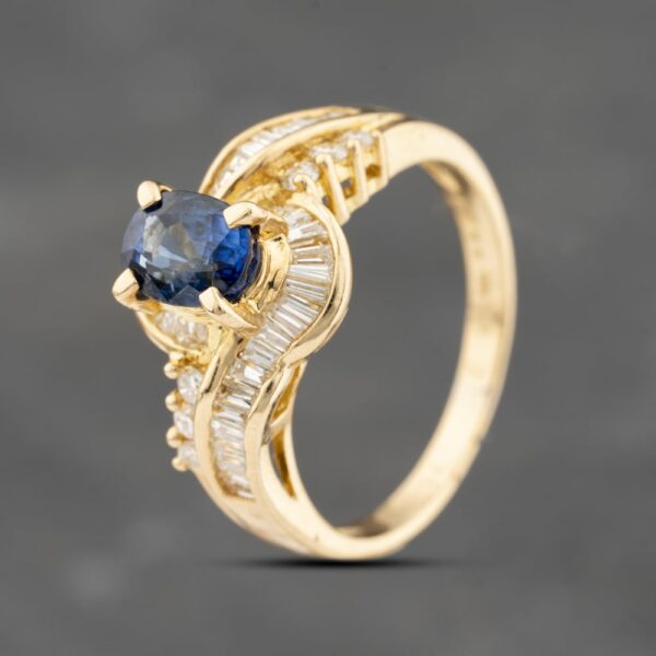 Pre-Owned 18ct Yellow Gold 1.43ct Sapphire & 0.73ct Diamond Oval Cluster Ring 43361194