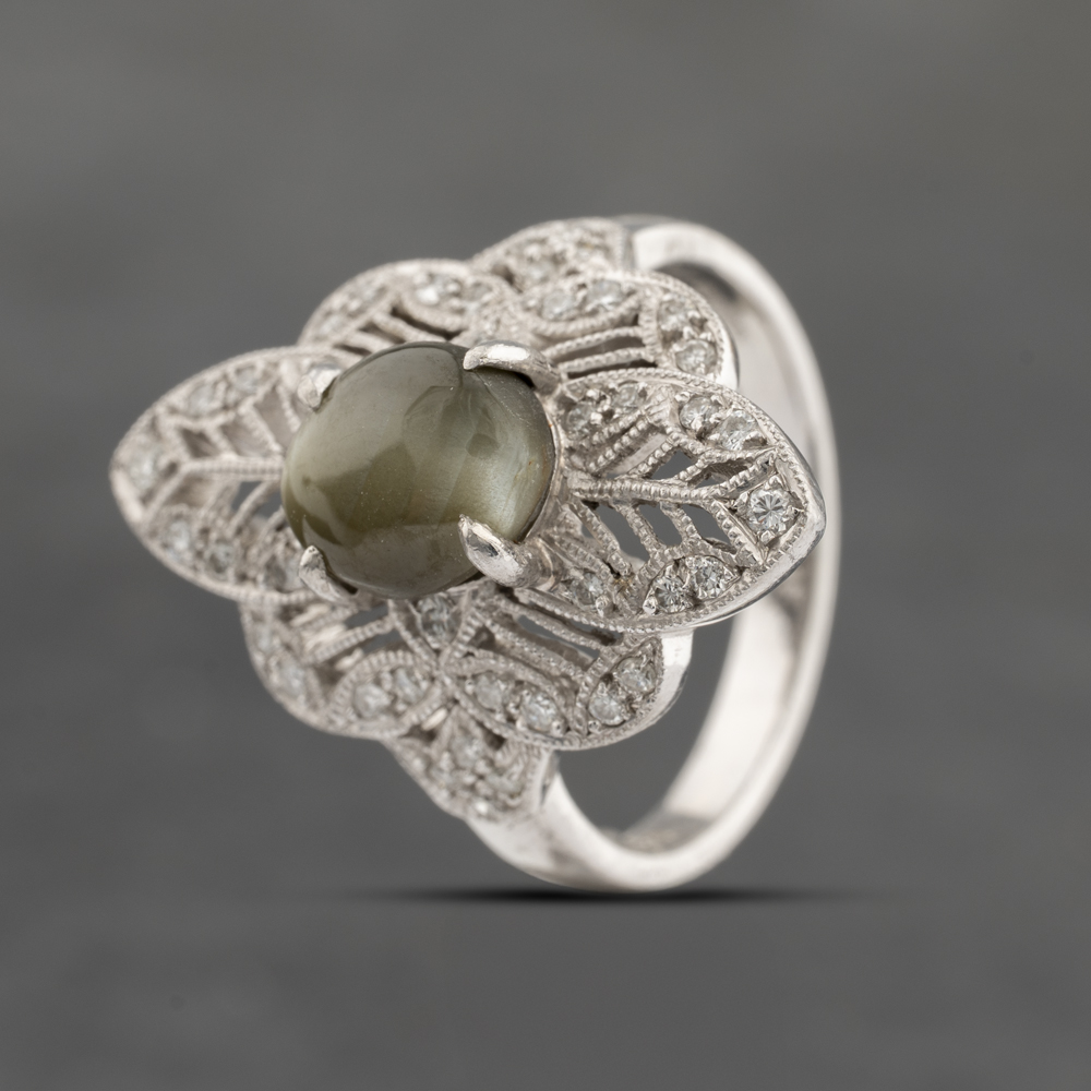 Pre-Owned Platinum 2.19ct Chrysoberyl Cats Eye & 0.28ct Brilliant Cut Diamond Dress Ring 43511003